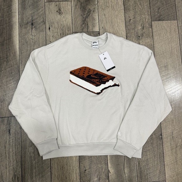 NWT Nike SB Ice Cream Sandwich Sz M Embroidered Fleece Beige Crewneck HJ2894 072 - Picture 1 of 9